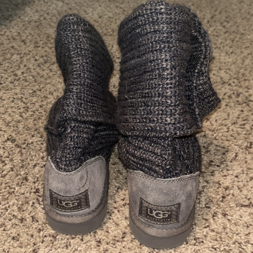 UGG- Classic Cardy Boot size 6 - Picture 4 of 7
